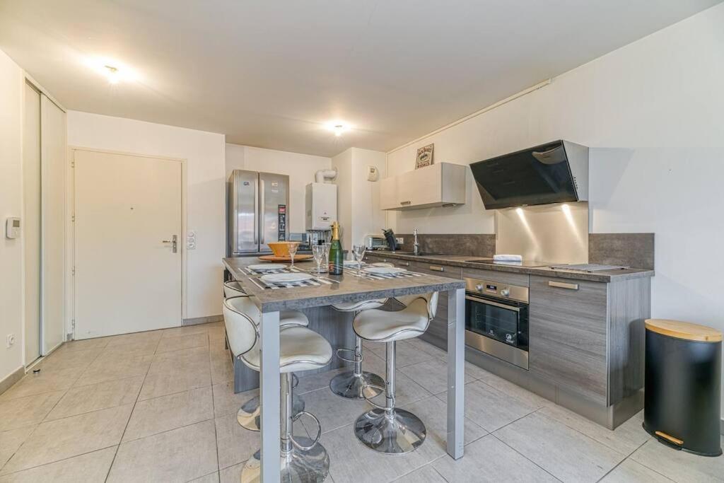 Bel Appartement-Garage Prive-Balcon-Wifi Fibre Rhut Exterior photo