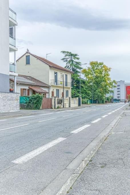 Bel Appartement-Garage Prive-Balcon-Wifi Fibre Rhut Exterior photo