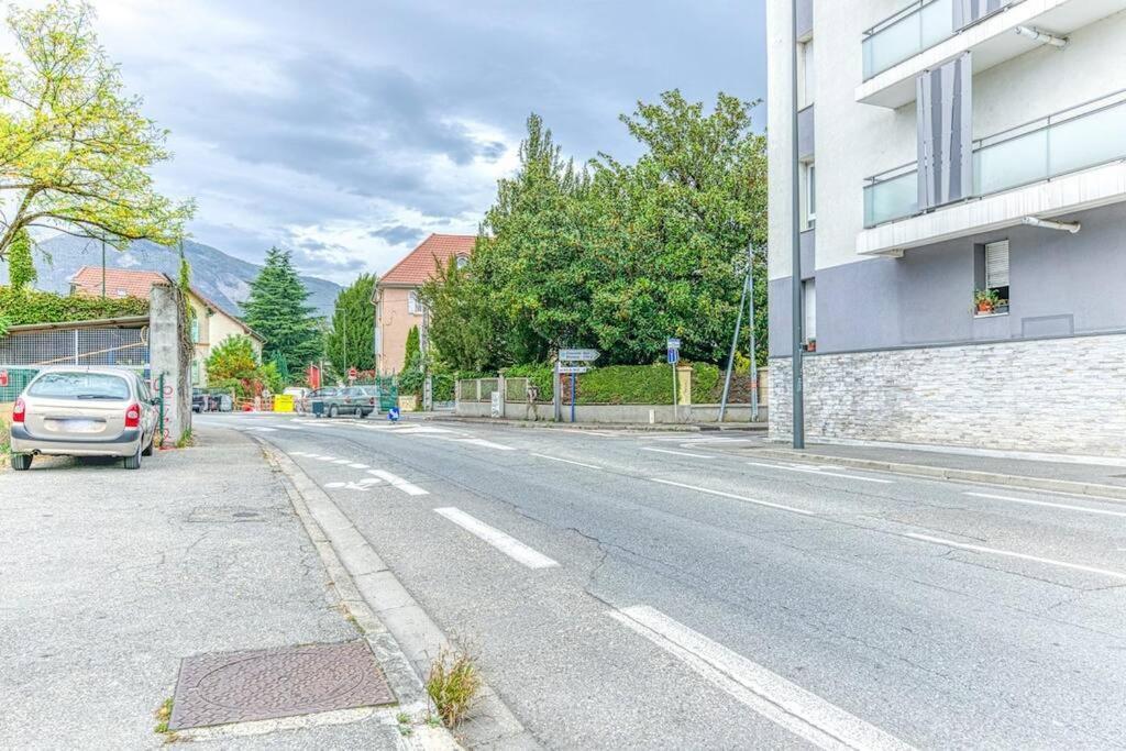 Bel Appartement-Garage Prive-Balcon-Wifi Fibre Rhut Exterior photo