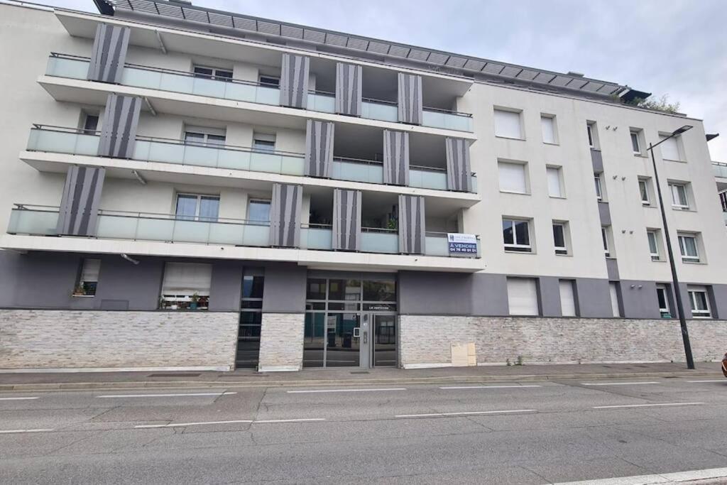 Bel Appartement-Garage Prive-Balcon-Wifi Fibre Rhut Exterior photo